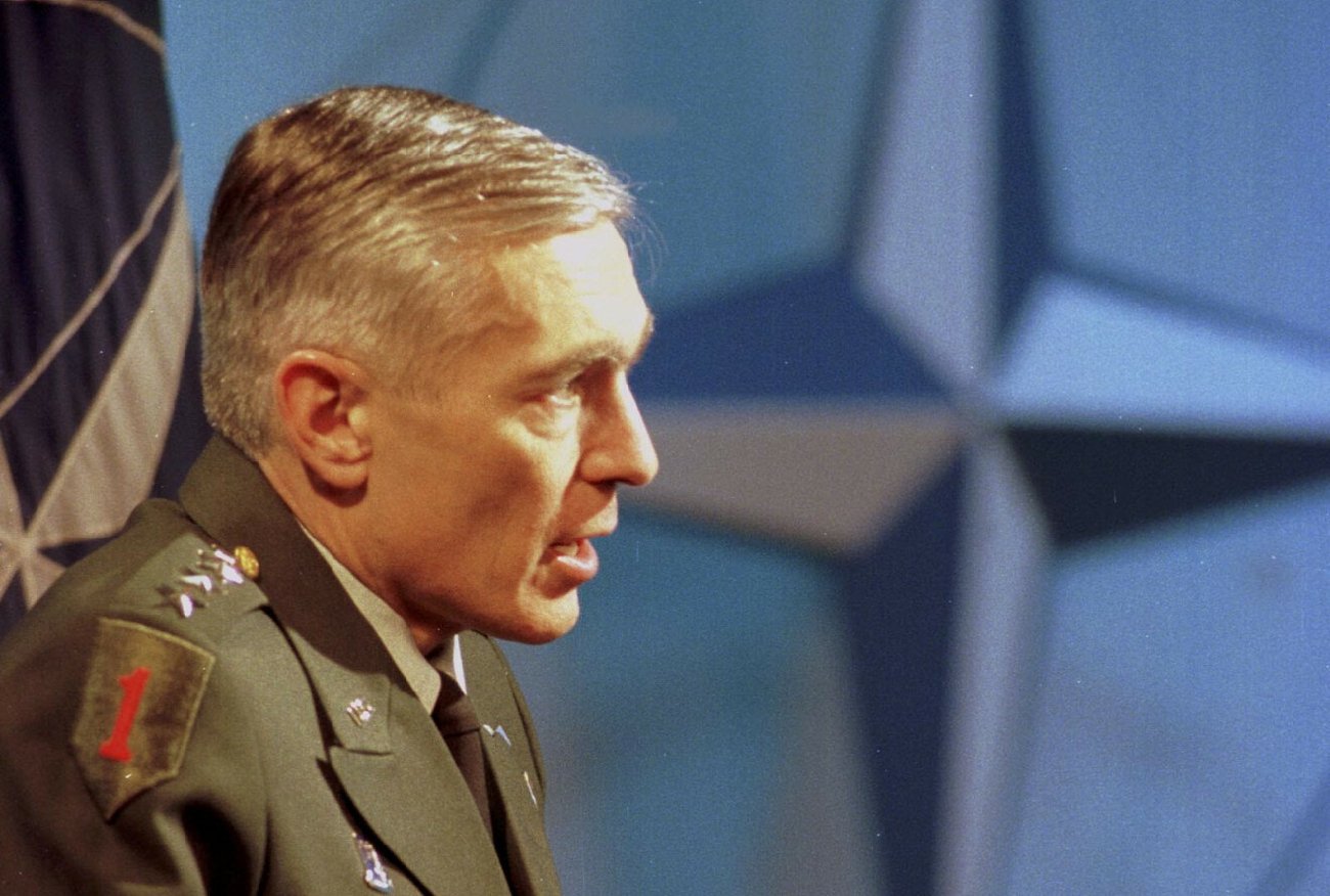 Były dowódca NATO chce interwencji w Kijowie. "Tego nie da się zatrzymać"