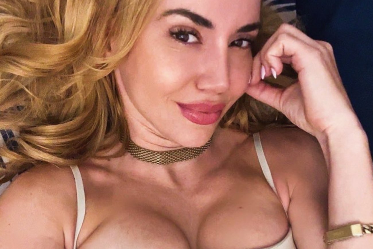 Schreiber 'oskarżona' o sztuczne piersi. Mówi o zastosowanych zabiegach