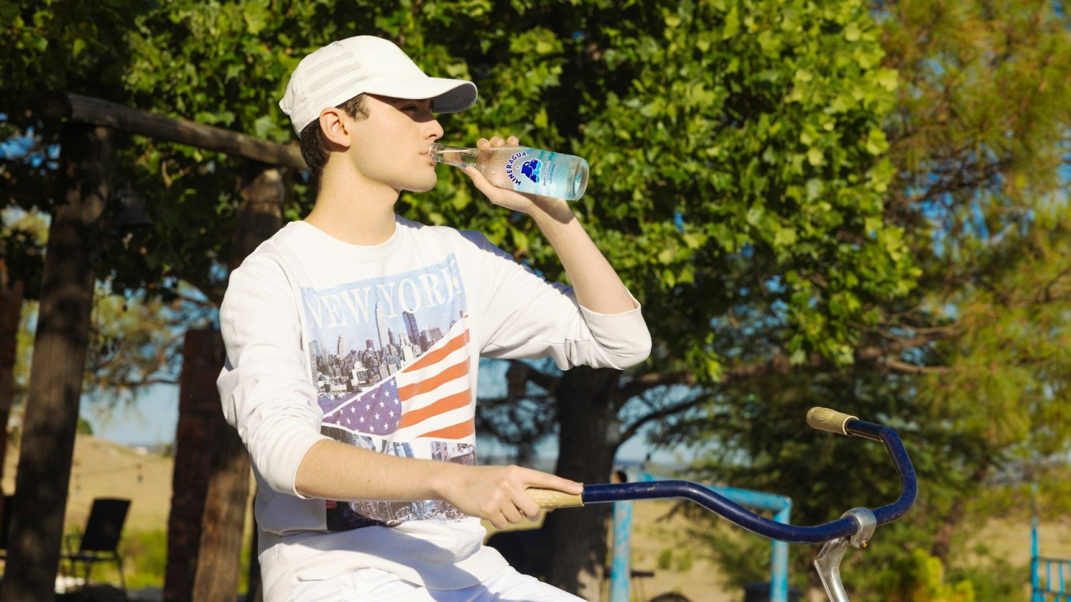 3 napoje, które powinni pić młodzi ludzie. Realia są niestety dalekie od ideału