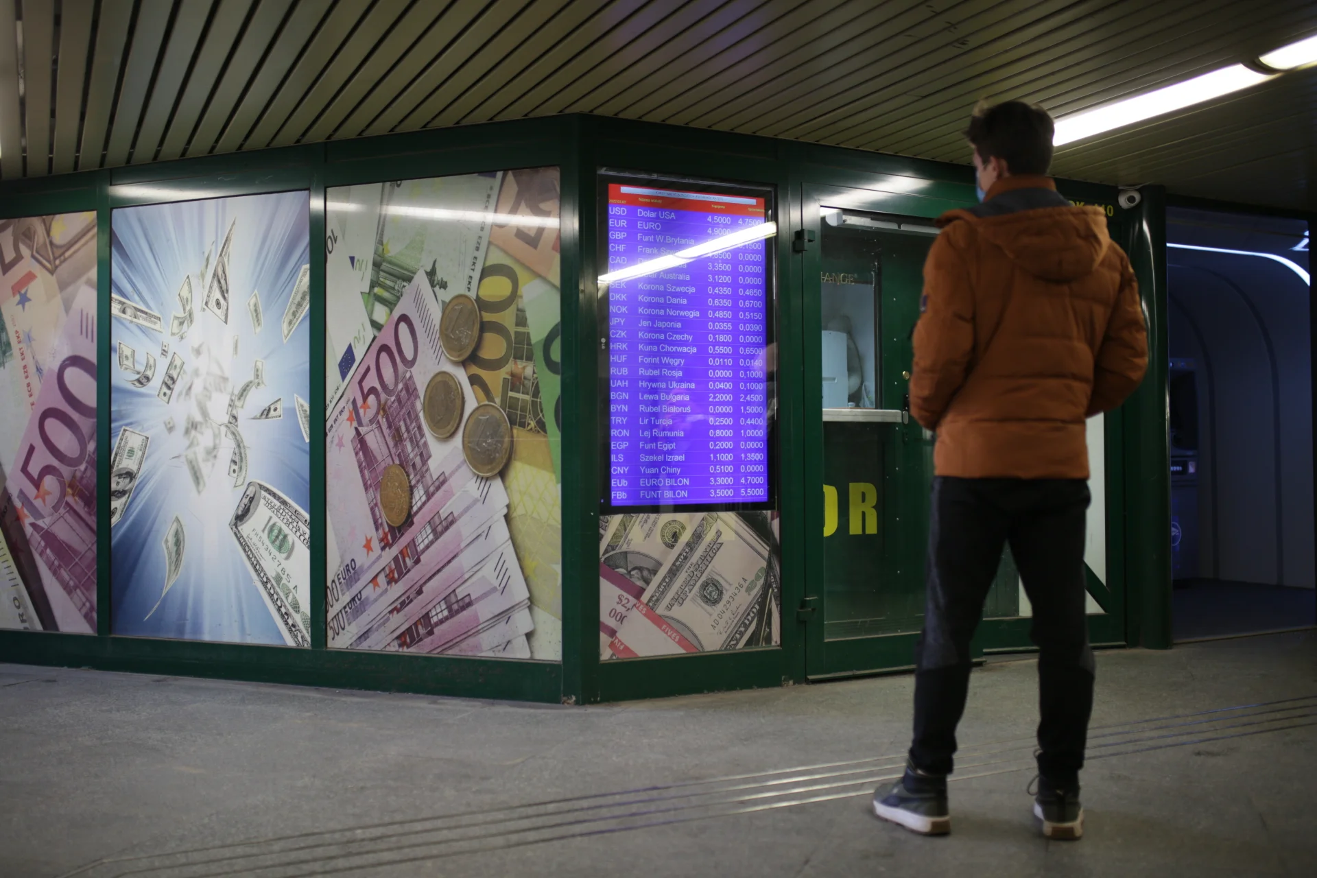 Jak wygląda kurs dolara? Tak zmieniła się sytuacja po ataku na Iran. Kurs dolara po ataku na Iran.