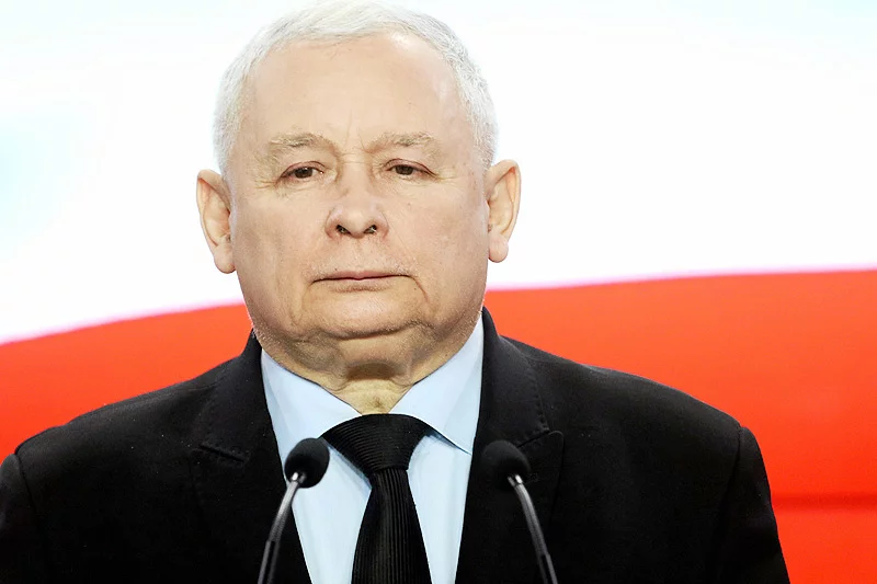 Kim właściwie jest Jarosław Kaczyński? Dziennikarka Polsatu postanowiła go tytułować per "Panie"...