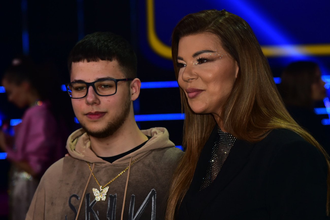 Allan Krupa wyprzedaje swoje ubrania.