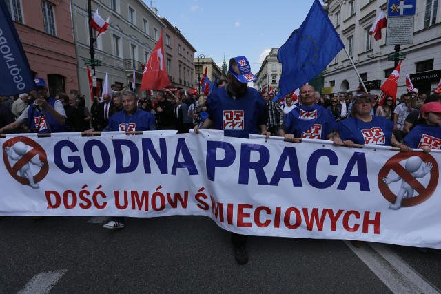 Demonstracja, jaką członkowie OPZZ i SLD zorganizowali 1 maja 2014 roku w Warszawie