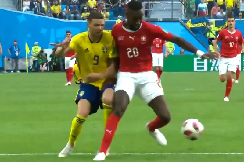 Walka w meczu Szwecja-Szwajcaria toczyła się o ćwierćfinał mundialu.