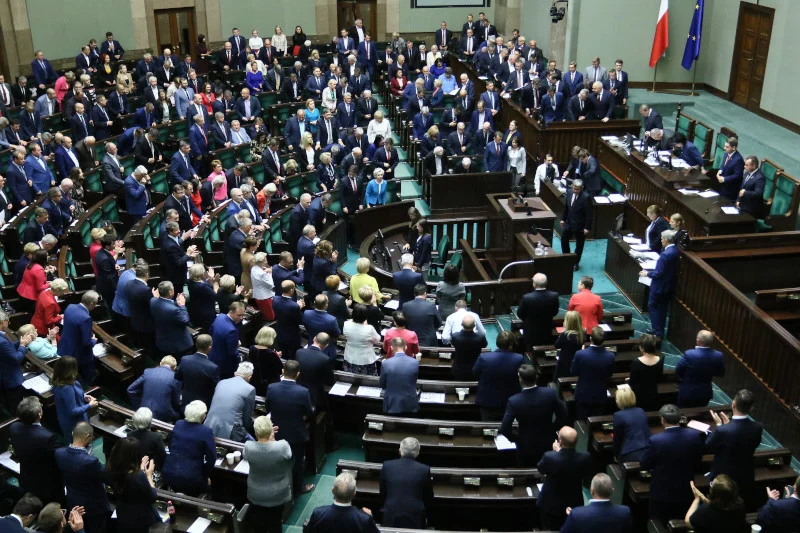 Jak obliczyć, ile poszczególne partie dostaną mandatów po wyborach?