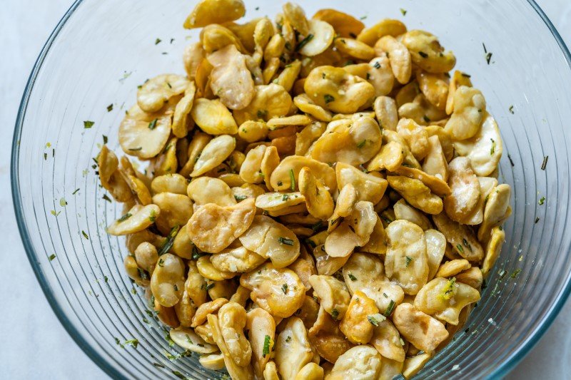 Przepis na chipsy ze skórek bobu