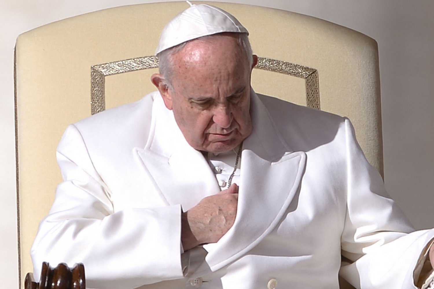 Franciszek w poważnym stanie w szpitalu. Nowe doniesienia o papieżu