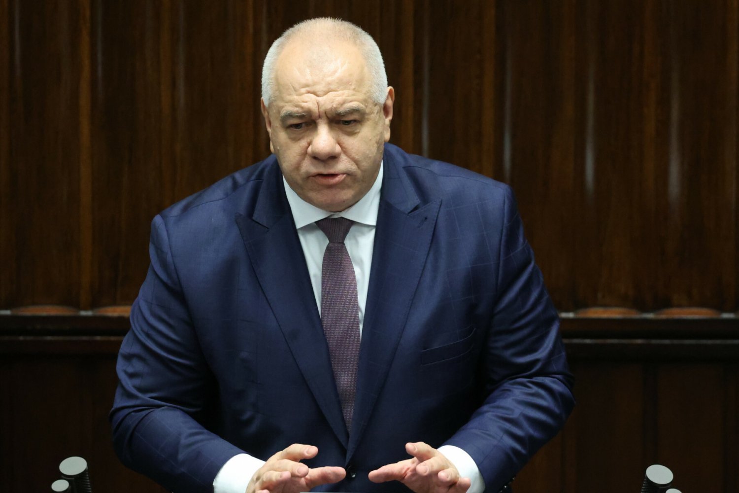 Jacek Sasin ogłasza, że gazu nam nie zabraknie.