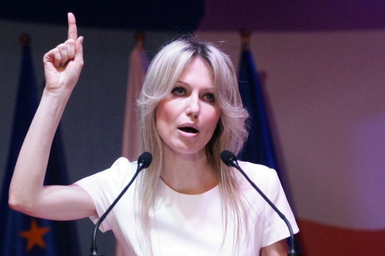 Brak krzeseł w lokalach wyborczych ma być winą... szefa PKW.