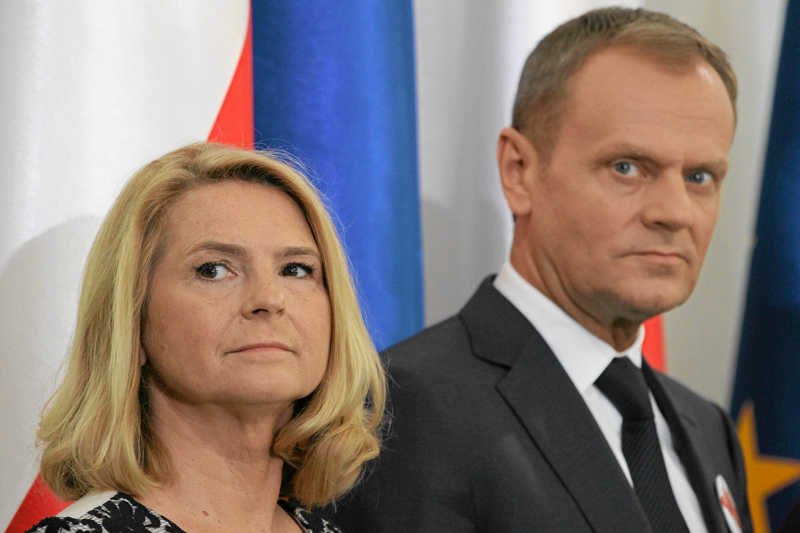 Obraz życia z premierem, jaki rysuje Małgorzata Tusk w swojej książce, wcale nie jest różowy.