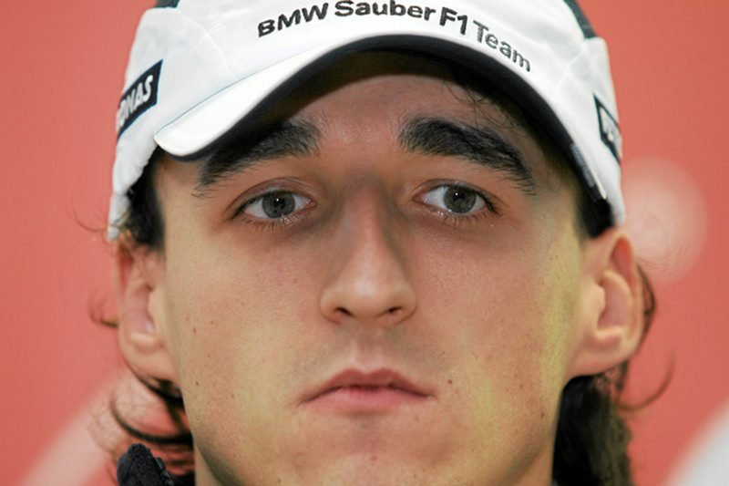 Robert Kubica wciąż nie wie, dla której stajni samochodowej będzie jeździł w tym sezonie