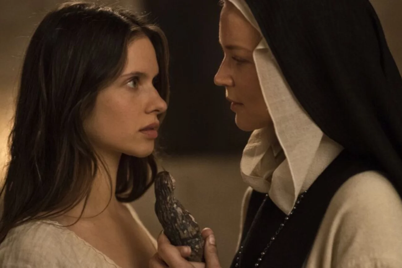 "Benedetta" – recenzja filmu Paula Verhoevena.