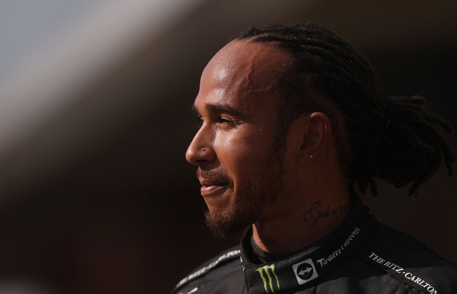 Lewis Hamilton nie zamierza odchodzić z Formuły 1 i zapowiada walkę o rekordowy ósmy tytuł