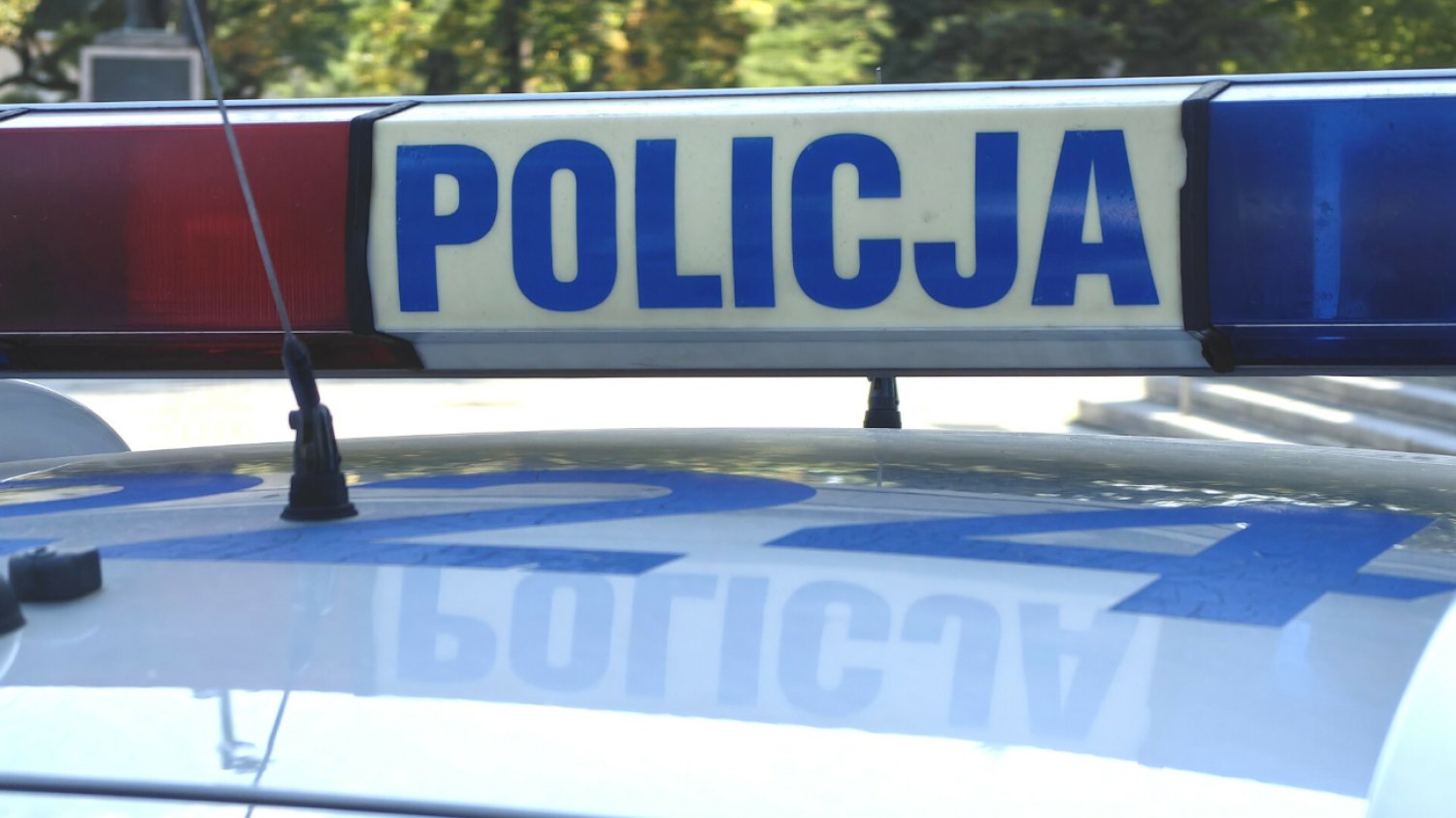Tragedia w łódzkim. Odkryto zwłoki kobiety z raną ciętą szyi