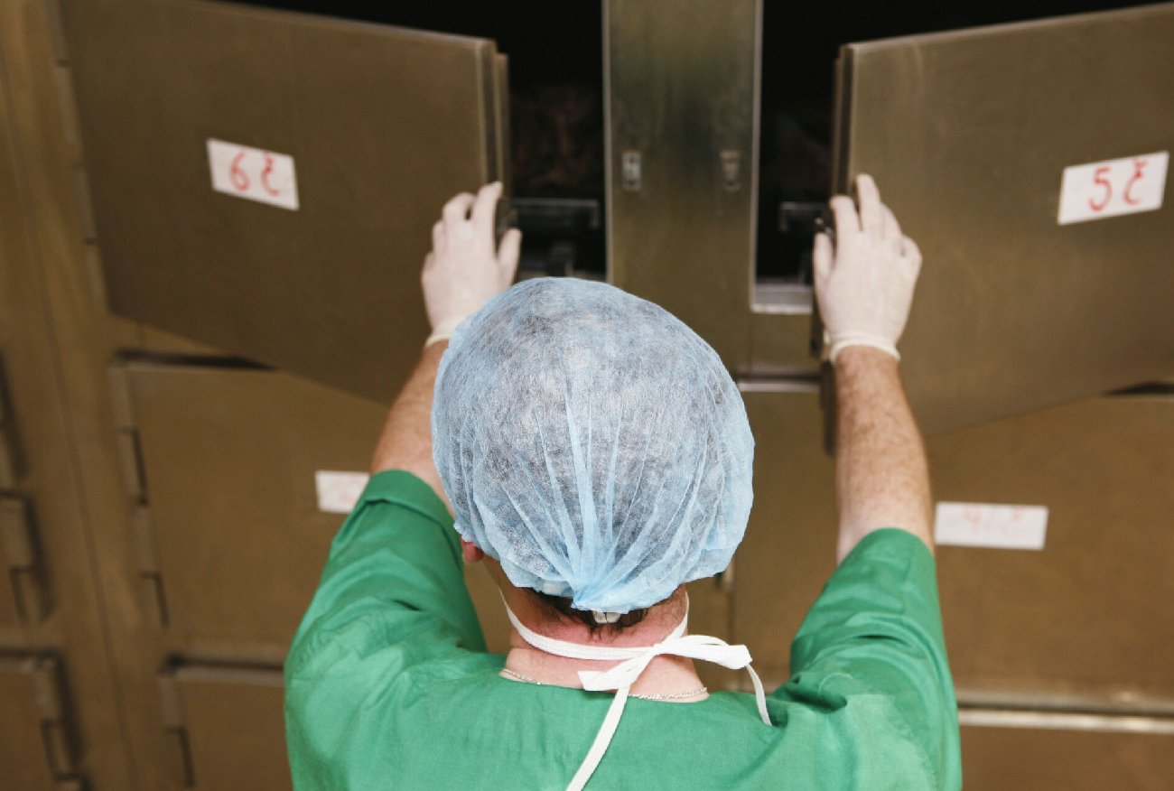 Śmierć handlarza bronią w Albanii. Co stało się ciałem Andrzeja I?