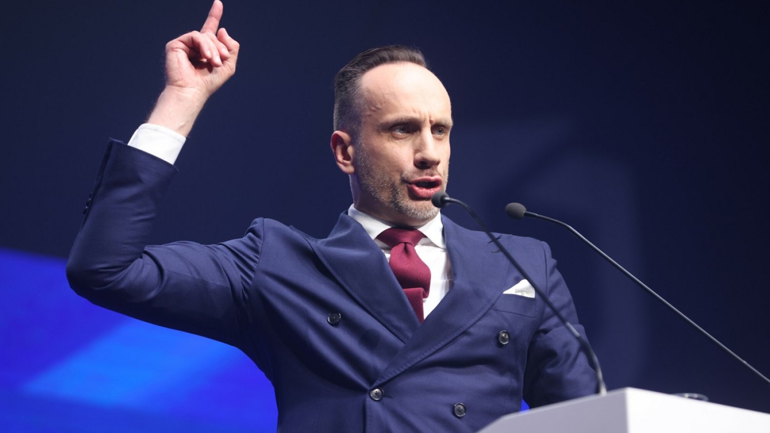 Janusz Kowalski już odgraża się Donaldowi Tuskowi.