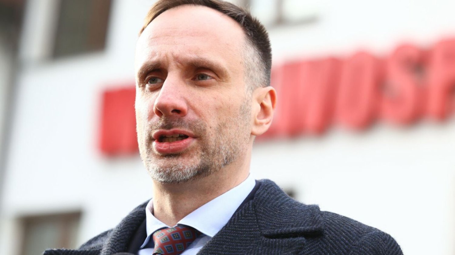 Interwencja poselska Janusza Kowalskiego w WOŚP. Polityk PiS się przeliczył. Janusz Kowalski z interwencją poselską w WOŚP. Odbił się od drzwi.