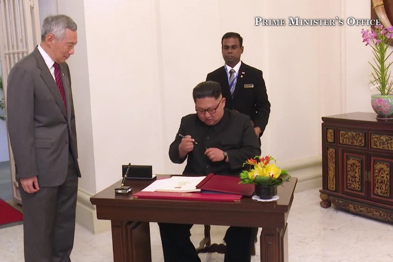 Spotkanie Kim Dzong Una z premierem Singapuru, przed szczytem z Donaldem Trumpem.