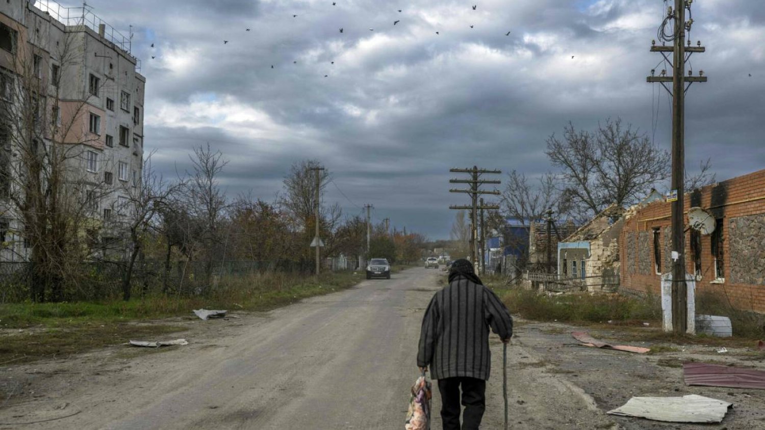 Ukrainka zgwałcona przez rosyjskiego żołnierza. "Błagałam, żeby przestał"
