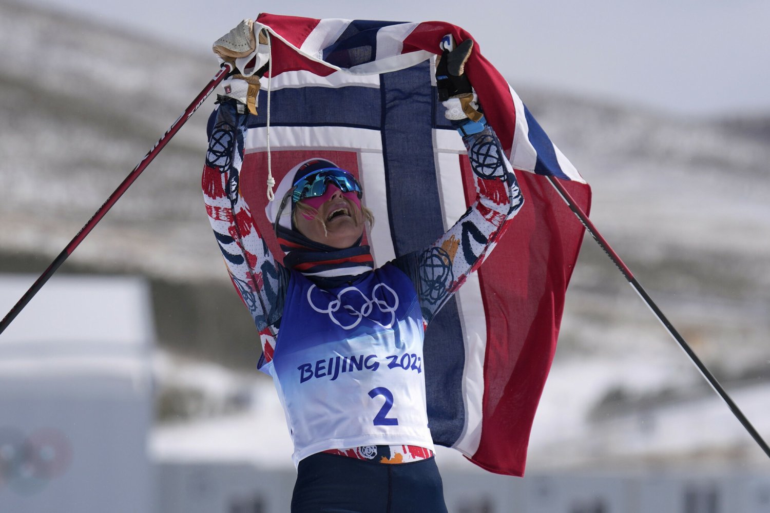 Therese Johaug przypieczętowała triumf Norwegów w igrzyskach złotem na 30 kilometrów