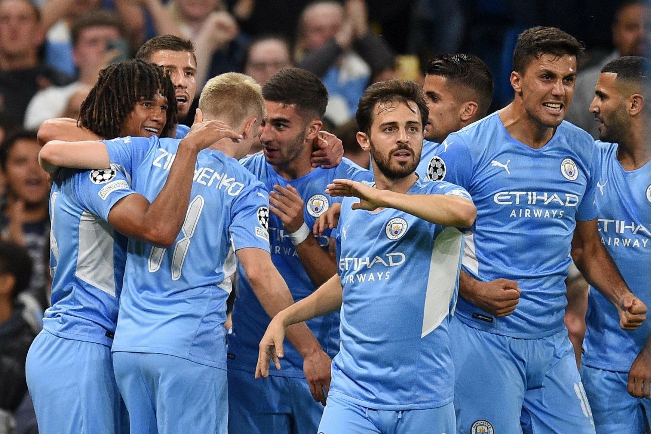 Piłkarze Manchesteru City w pierwszym meczu wysłali jasny sygnał, że będą jednym kandydatów do walki o trofeum.