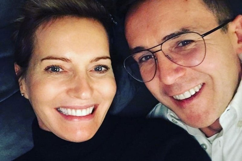 Dziennikarze mają dwóch synów.