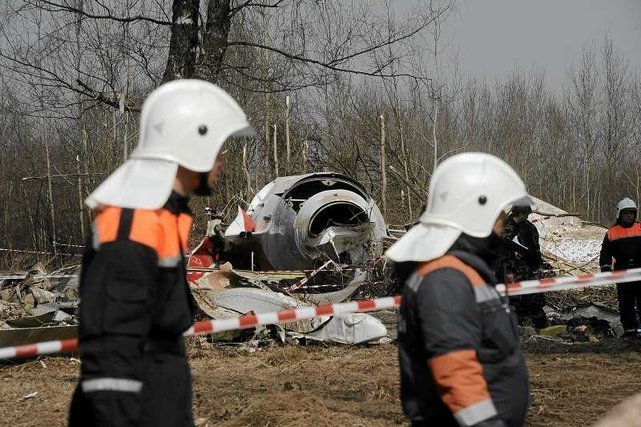 Wojskowi prokuratorzy twierdzą, że brzoza w Smoleńsku została złamana w innym miejscu, niż podaje raport komisji Jerzego Millera