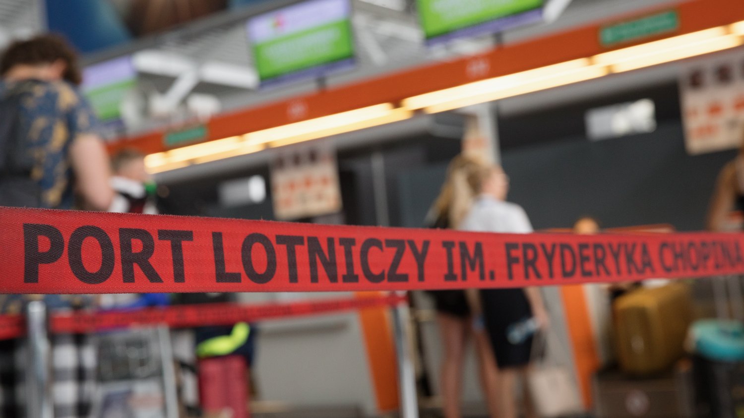 Pierwszy samolot z ewakuowanymi z Izraela wylądował w Warszawie. Pierwszy samolot z ewakuowanymi z Izraela wylądował w Warszawie.