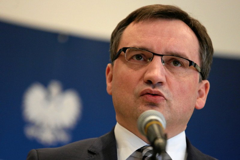 Ziobro chce zaostrzyć kary za niektóre przestępstwa. A za drobne wsadzać do więzienia na 15 dni.