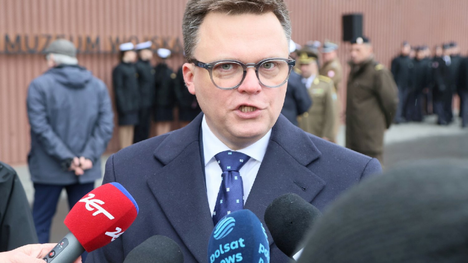Szymon Hołownia znów się "popisał". Konieczne było sprostowanie.