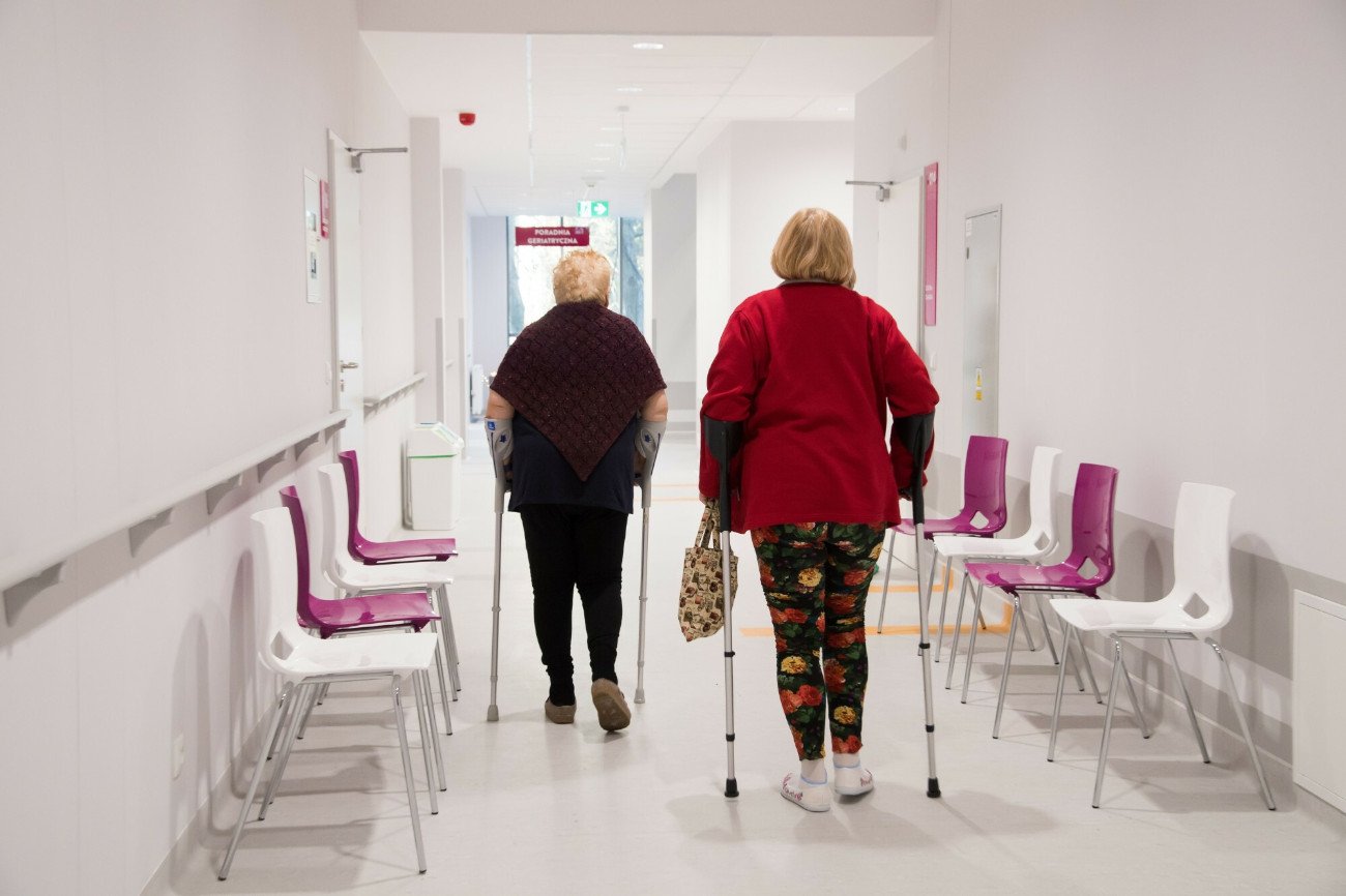 Geriatrów i oddziałów geriatrycznych dramatycznie brakuje w naszym kraju. Tymczasem w 2050 seniorzy będą stanowili już jedną trzecią społeczeństwa.