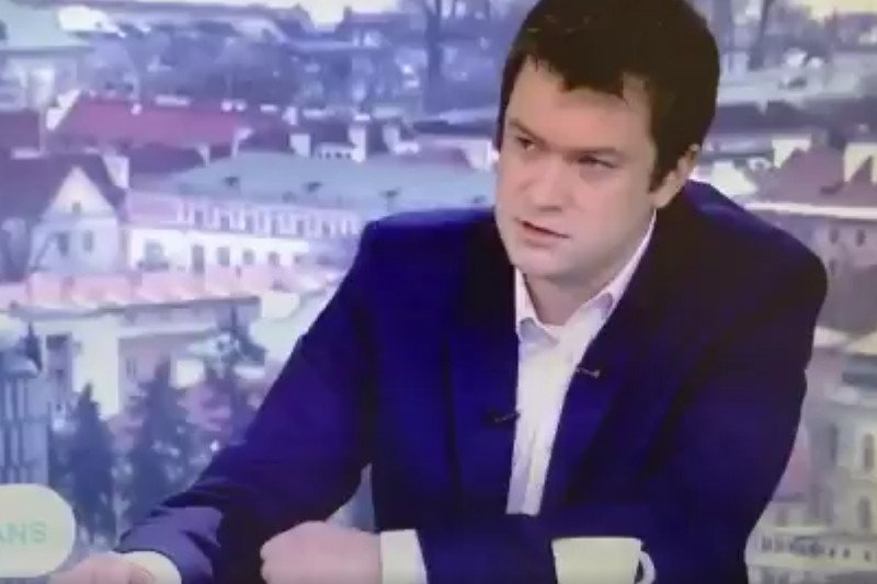 Pracownikowi TVP akcja sadzenia drzew skojarzyła się ze Smoleńskiem.