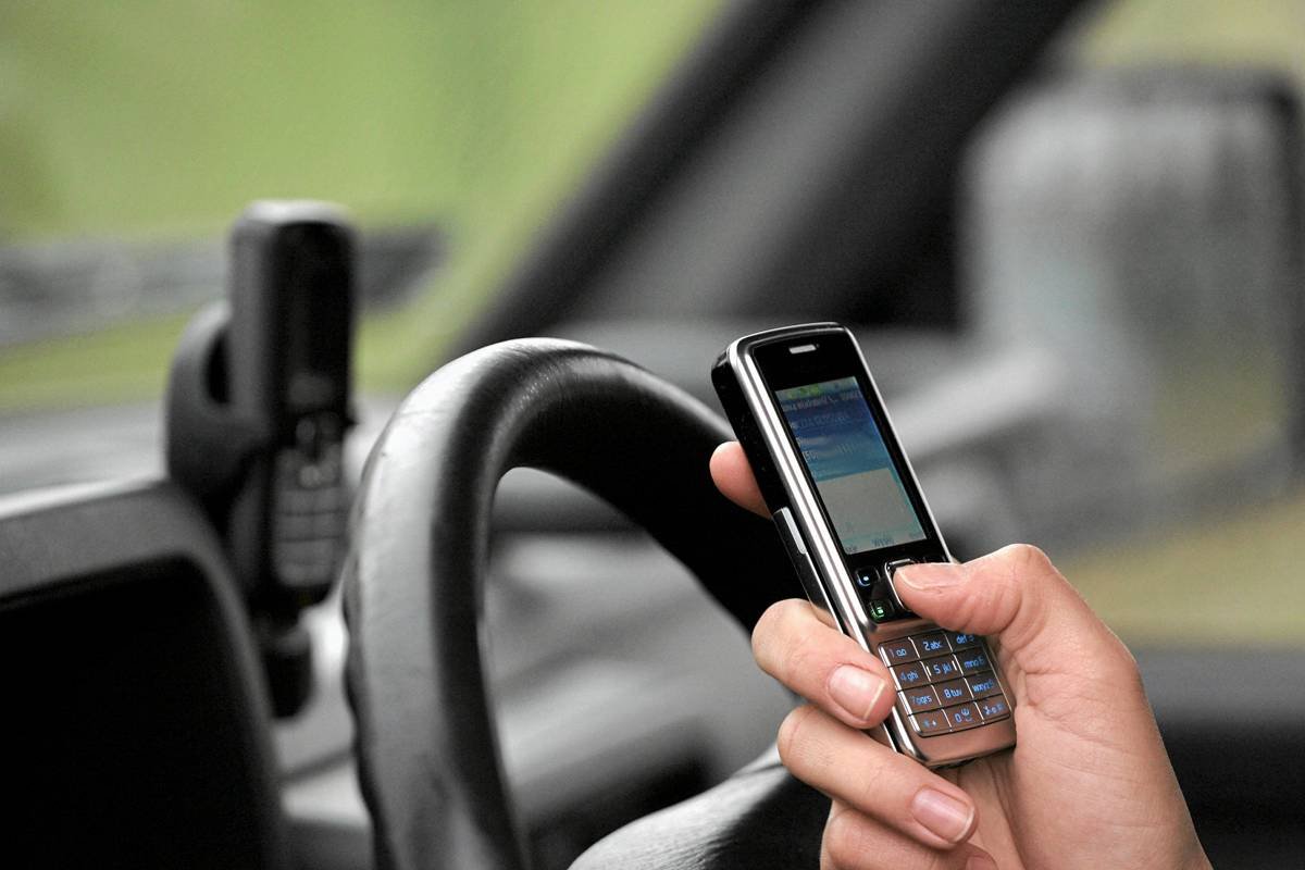 Coraz więcej sieci komórkowych oferuje swoim klientom rozmowy bez limitów do wszystkich sieci.