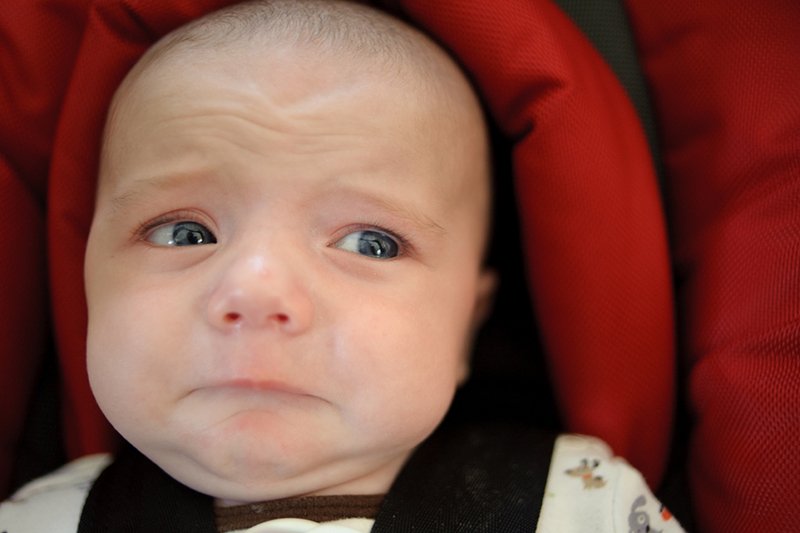 Już po 15 minutach w zamkniętym, nagrzanym samochodzie może dojśc do zagrożenia życia dziecka.