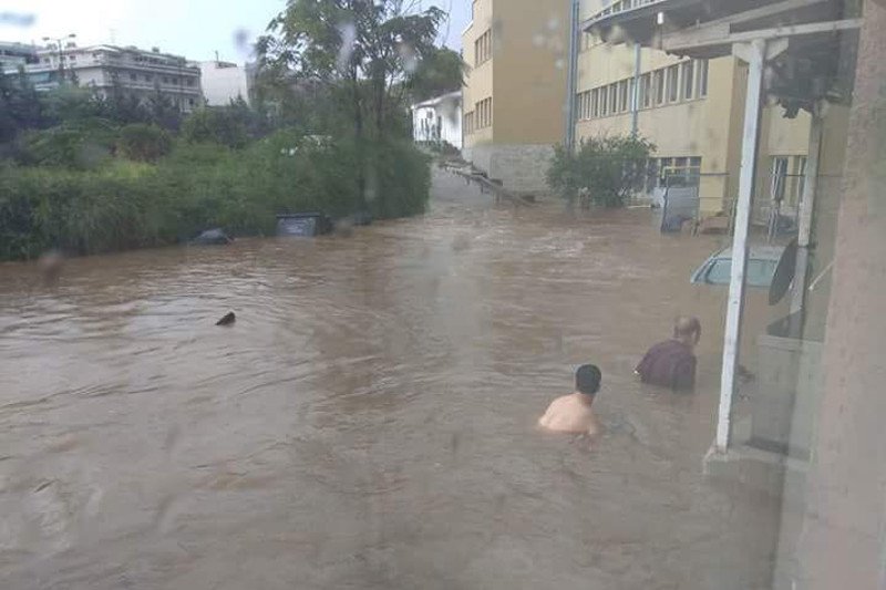 Najpierw śmiercionośne pożary, teraz powódź. To nie jest dobry czas dla Grecji.