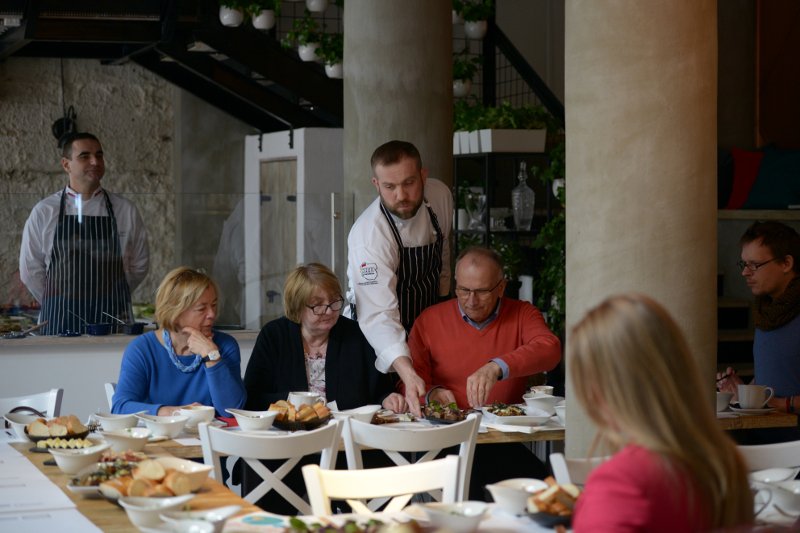 Szalejąca grypa ptaków wyhamuje nieco dynamikę branży drobiarskiej, ale jak zapewniają jej przedstawiciele, konsumenci nie mają powodów do niepokoju