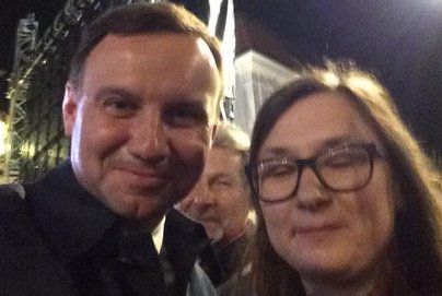 Kandydat PiS z jedną z blogerek jednym zdjęciem wywołali burzę w Internecie.