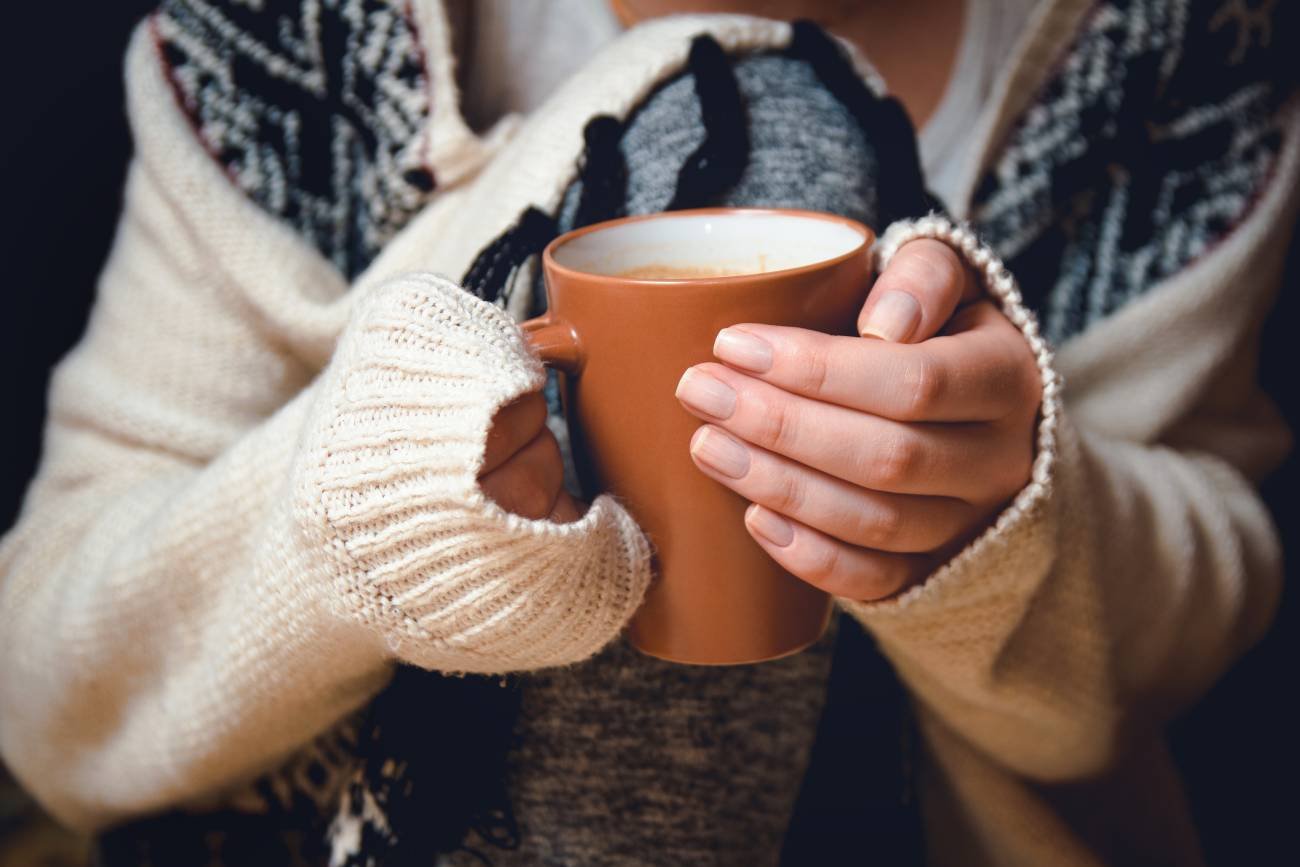Złote mleko to domowy sposób na przeziębienie. Możesz pić codziennie