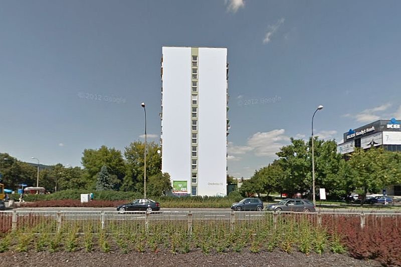 Blok przy ul. Chodeckiej 10, który ma zamienić się w figurę gigantycznego Chrystusa.