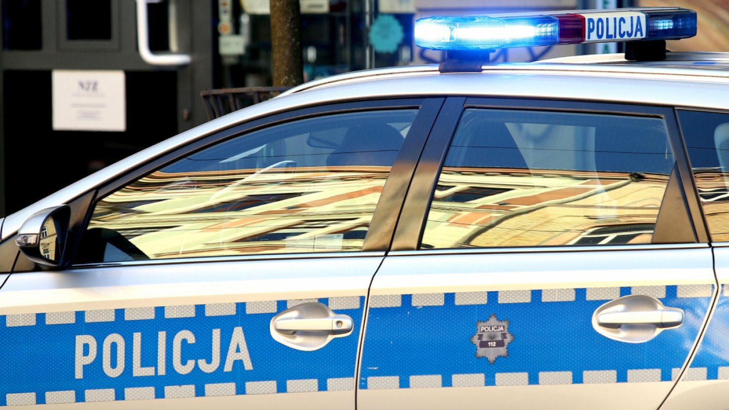 Atak nożownika w Jeleniej Górze. Mężczyzna zraniony w galerii Nowy Rynek