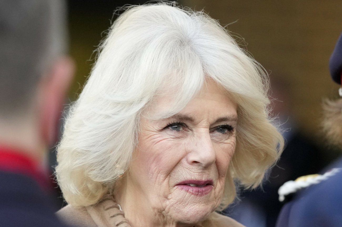 Królowa Kamila musiała się chować przed księciem Harry, gdy ten odwiedzał króla Karola III?