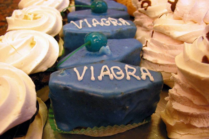 Minister Radziwiłł uzasadniał wprowadzenie recepty na antykoncepcję awaryjną swoim dyskomfortem na myśl o córce łykającej drogie pigułki jak dropsy. Czy minister nie odczuwa dyskomfortu na myśl o swoich synach wykupujących hurtowo Viagrę?