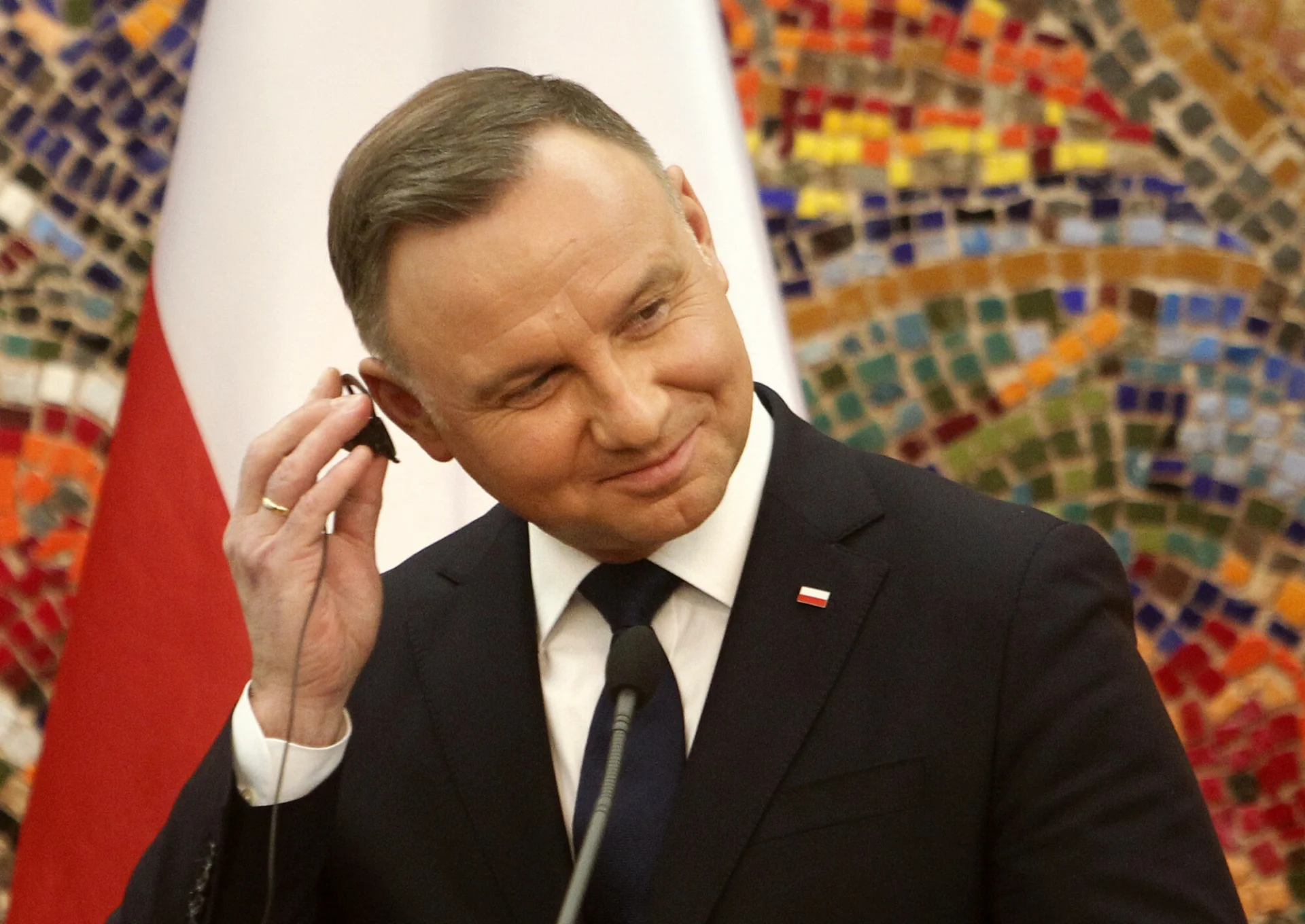 Większość respondentów sondażu United Surveys źle ocenia działalność Andrzeja Dudy.