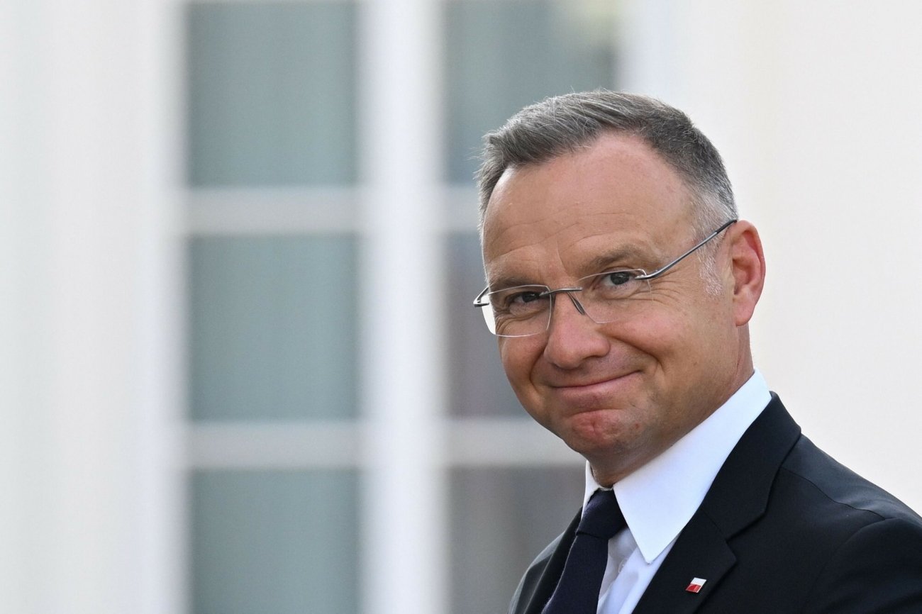 Andrzej Duda na tle Belwederu.