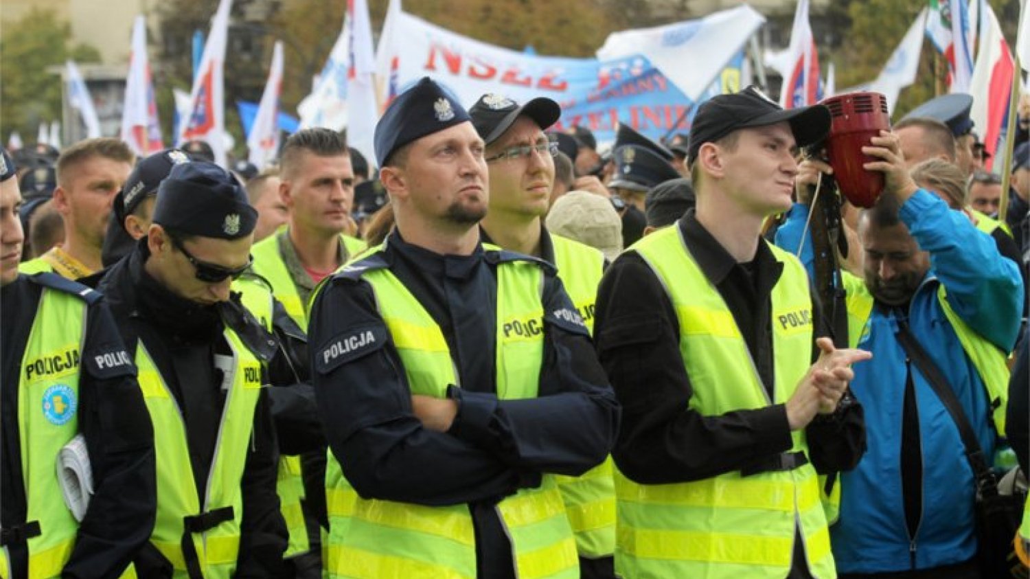 Manifestacja służb mundurowych w Warszawie nie poskutkowała, więc policjanci wymyślili inną metodę nacisku.