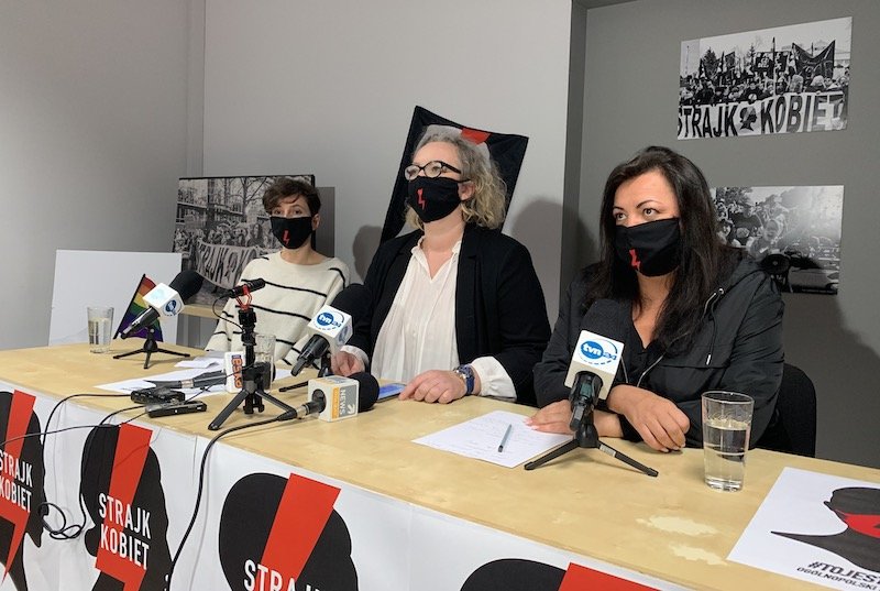 Liderki Strajku Kobiet (od lewej): Klementyna Suchanow, Marta Lempart, Agnieszka Czerederecka.