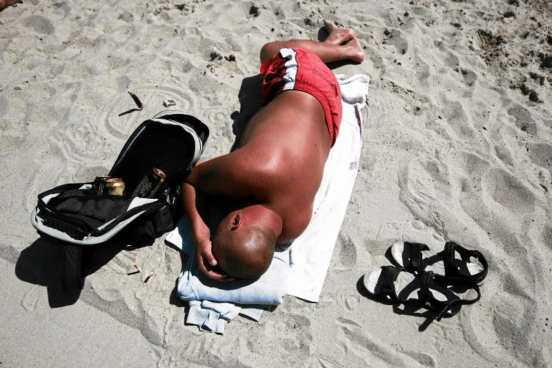 Pobyt na plaży nie dla wszystkich oznacza same przyjemności.