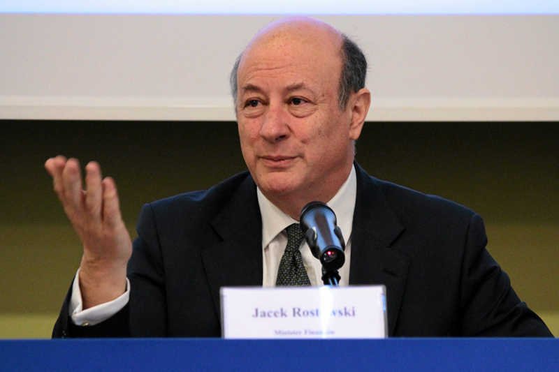 Przez przepisy wprowadzone przez Jacka Rostowskiego budżet traci miliony złotych dochodów.