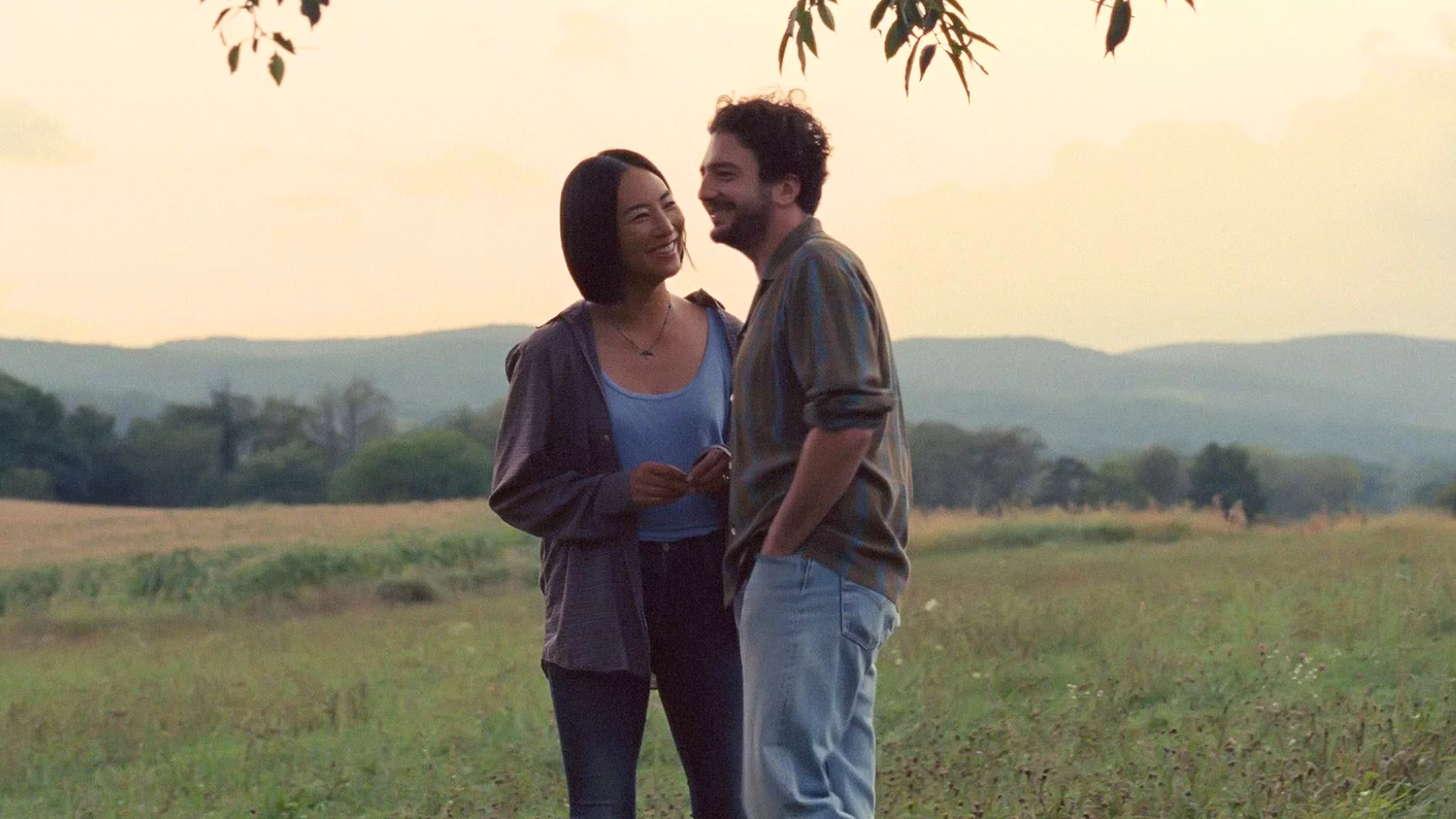 Greta Lee i John Magaro w filmie "Poprzednie życie"