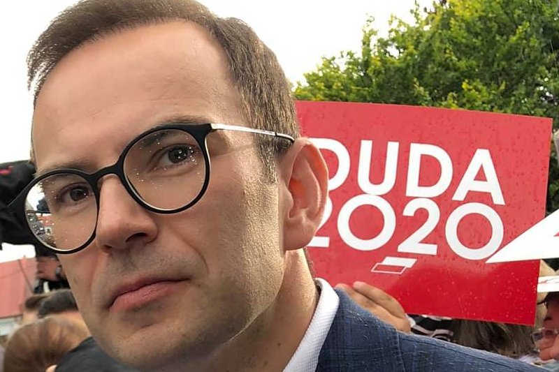 Poseł PiS tłumaczy się z bardzo nietypowej publikacji na Facebooku.